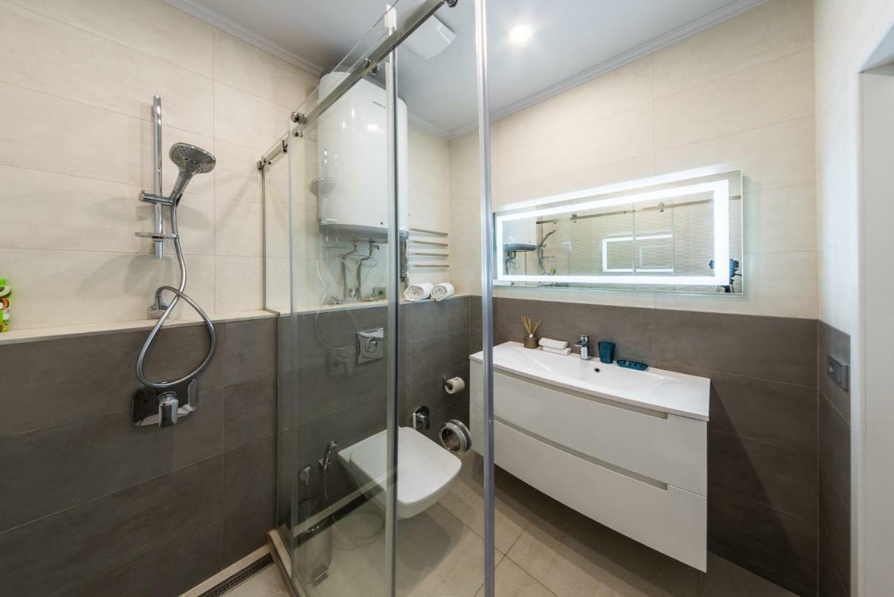 Gagarin Studio Apartment Odesa Exterior photo